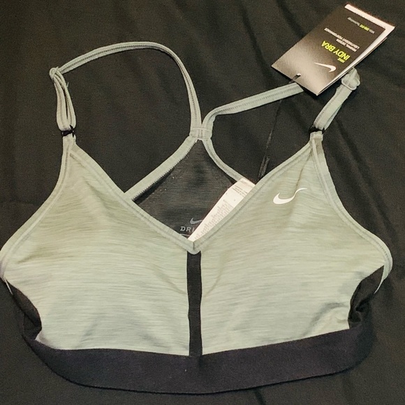 Nike Women’s Sports Bra (Small) - Picture 2 of 4
